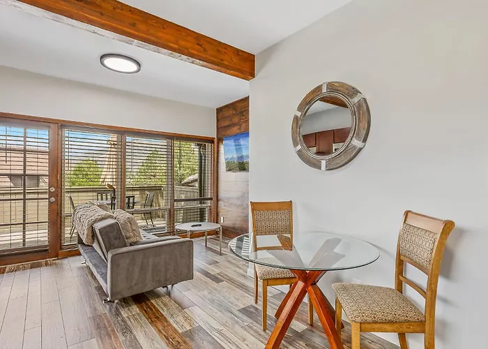 Mountain Oasis Stunning Views Renovated Near Attractions