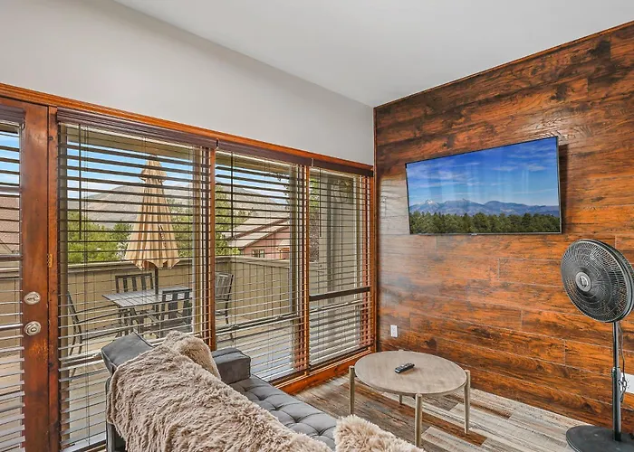 Apartment Mountain Oasis Stunning Views Renovated Near Attractions