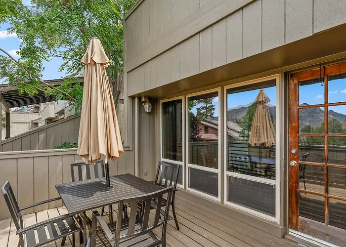 Mountain Oasis Stunning Views Renovated Near Attractions Apartment *