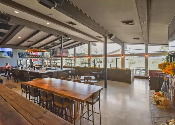 Apartment Mountain Oasis Stunning Views Renovated Near Attractions